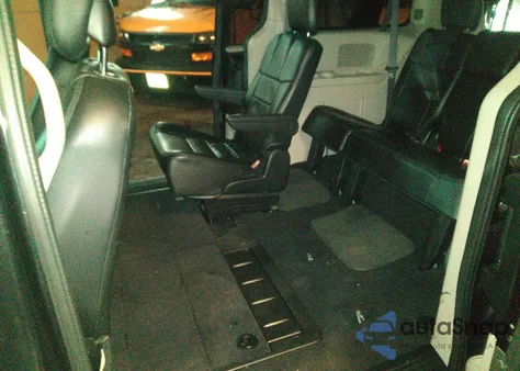 2016 Dodge Grand Caravan American Value Pkg z USA, uszkodzony, nr VIN 2C4RDGBG1GR176649